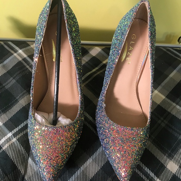 Beautiful Glittery Glaze Multicolored Pumps - Picture 6 of 8